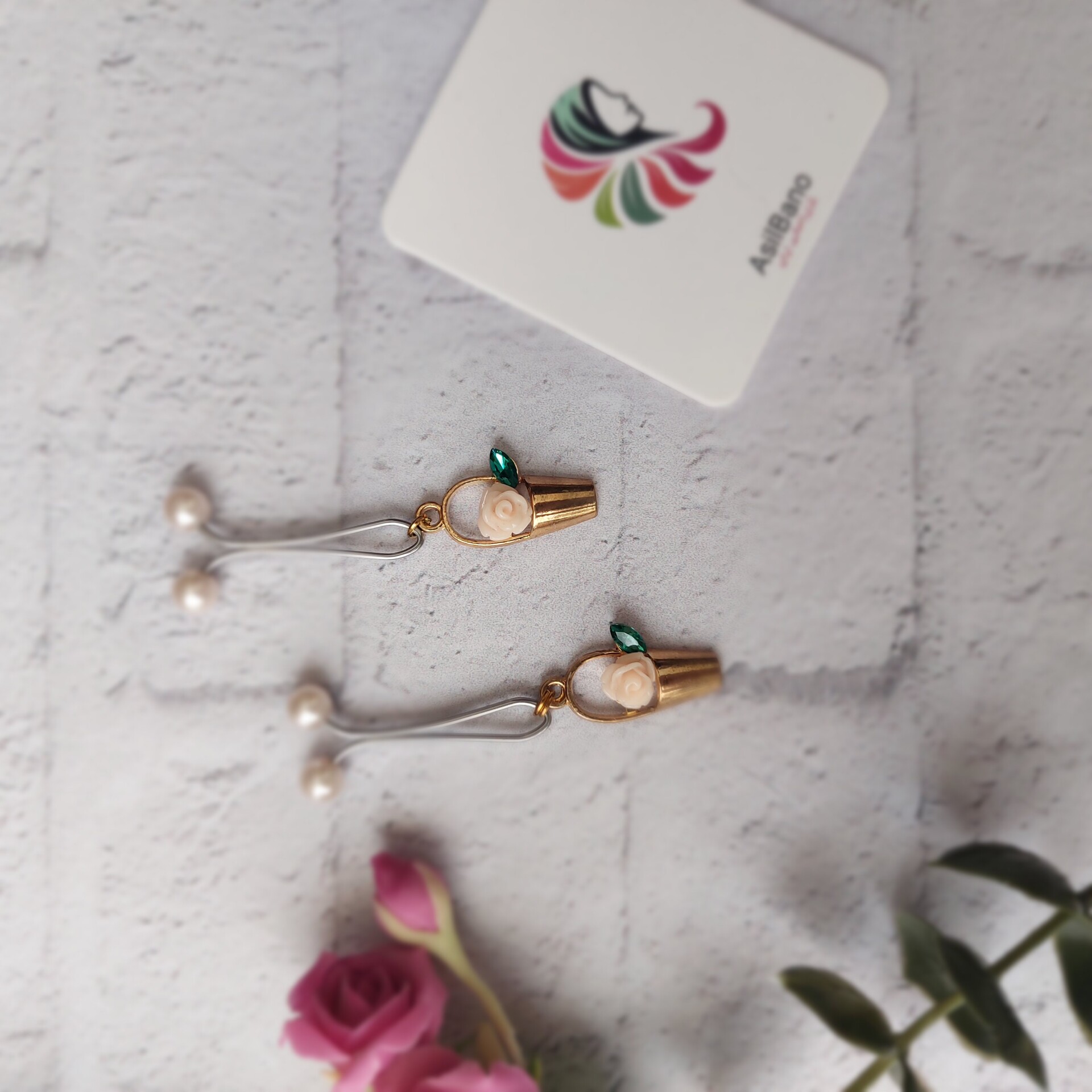  گیره روسری اصیل بانو با آویز گلدان کد 513 