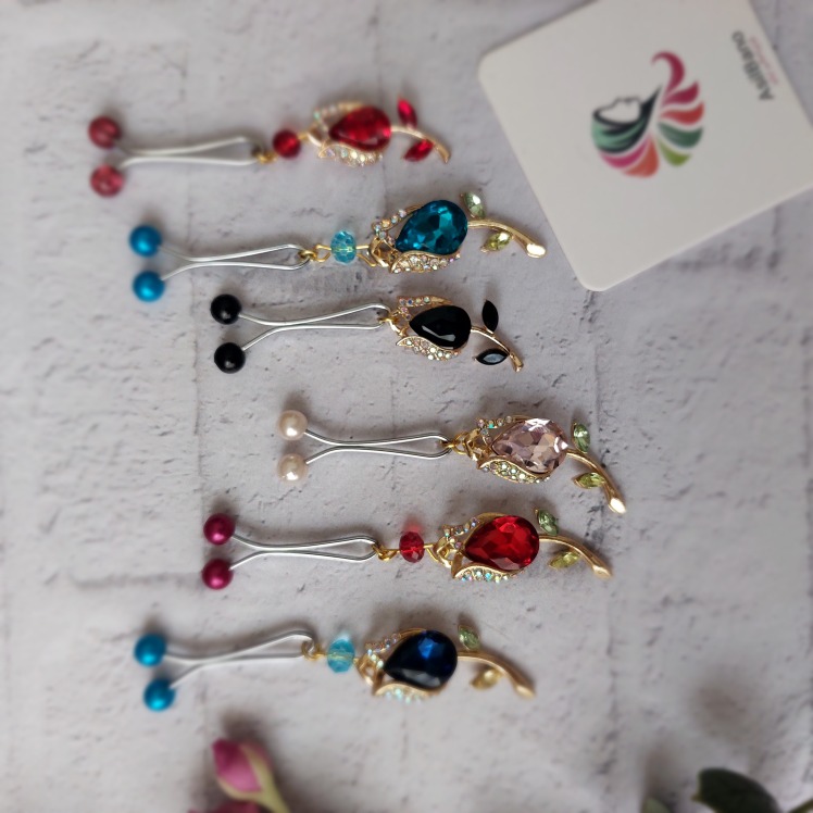 گیره روسری اصیل بانو با آویز لاله کد 43