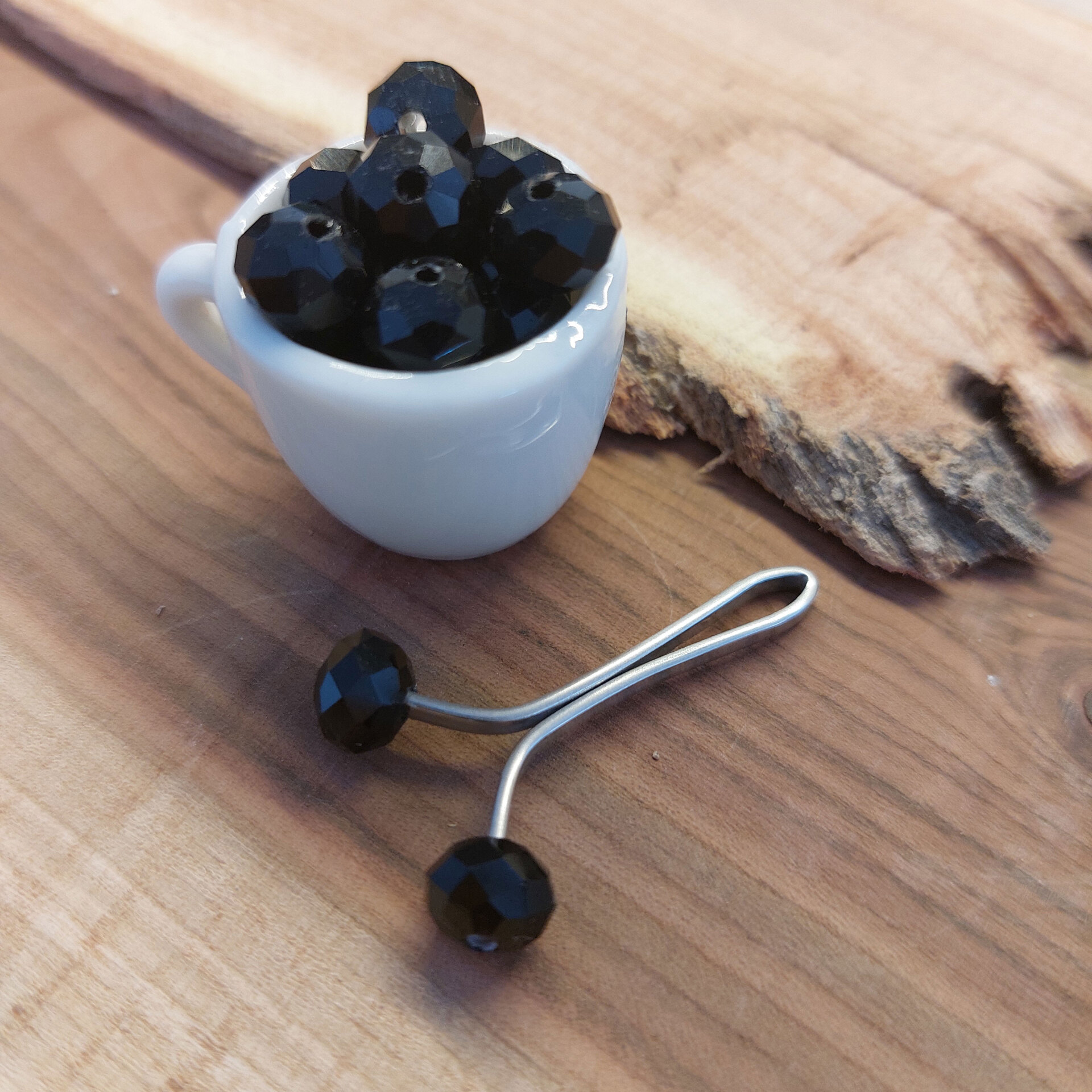  گیره روسری استیل اصیل بانو با سر کریستالی سیاه 