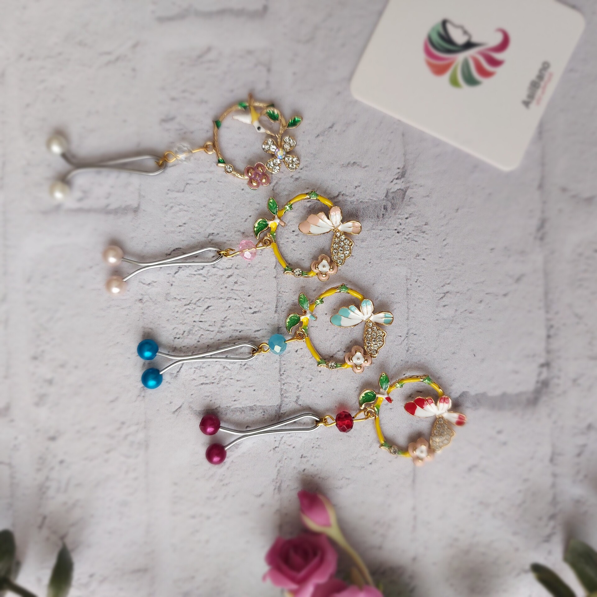 گیره روسری اصیل بانو با آویز پروانه روی شاخه کد 27