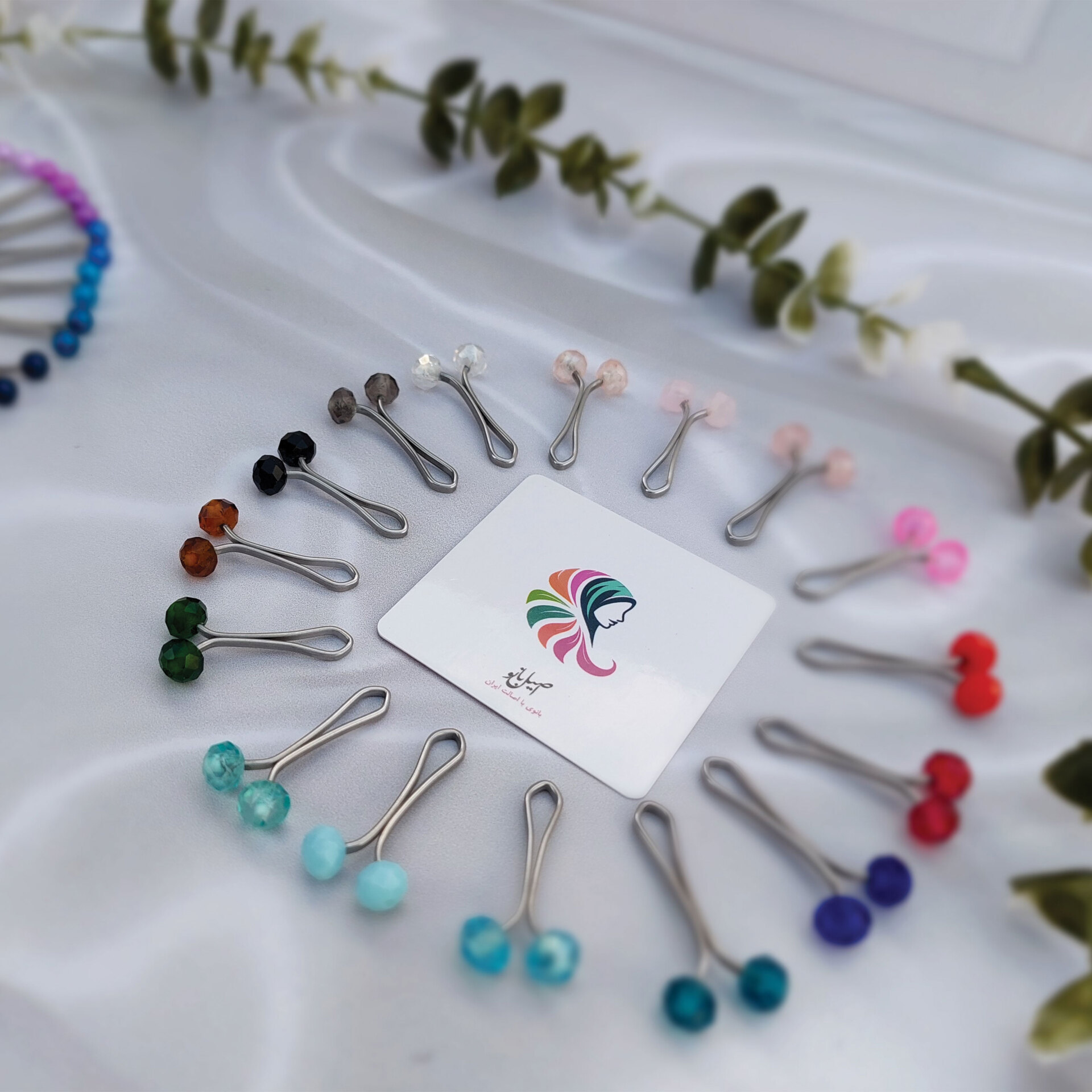  گیره روسری اصیل بانو با سر مهره کریستالی 