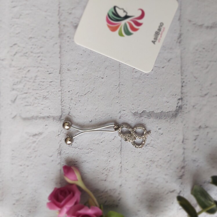 گیره روسری اصیل بانو با آویز نگین دار کد 37