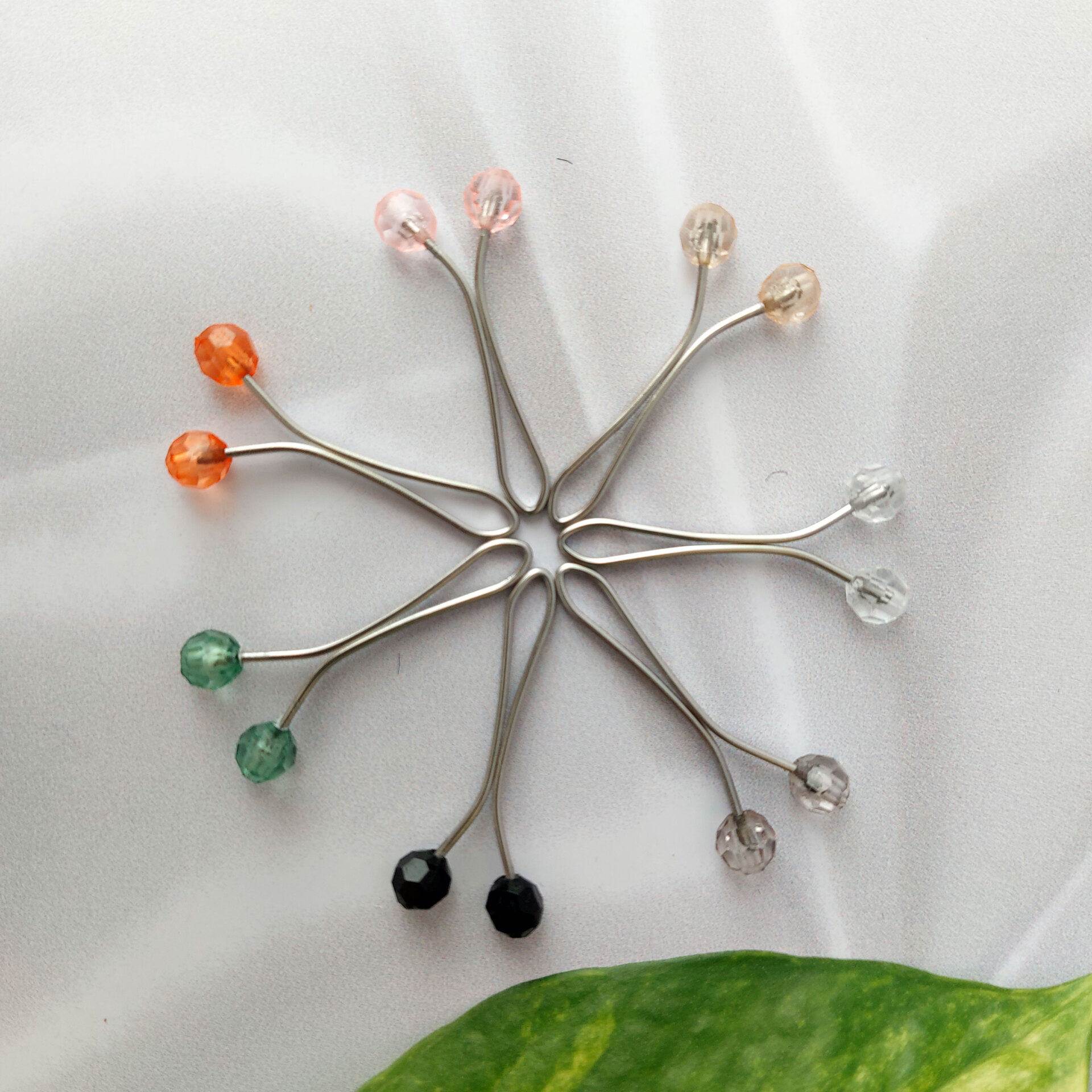  گیره روسری اصیل بانو با سر مهره کریستالی بلوری 