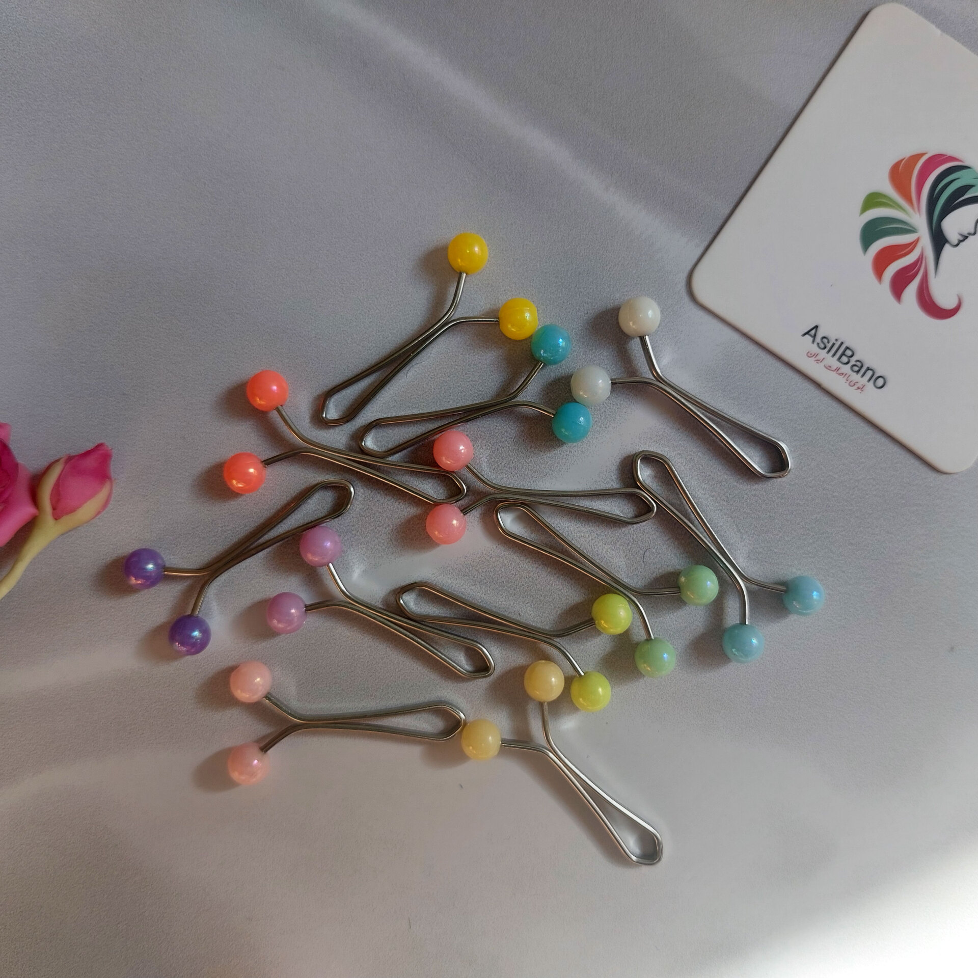  گیره روسری اصیل بانو با سر مهره مروارید شاین دار 