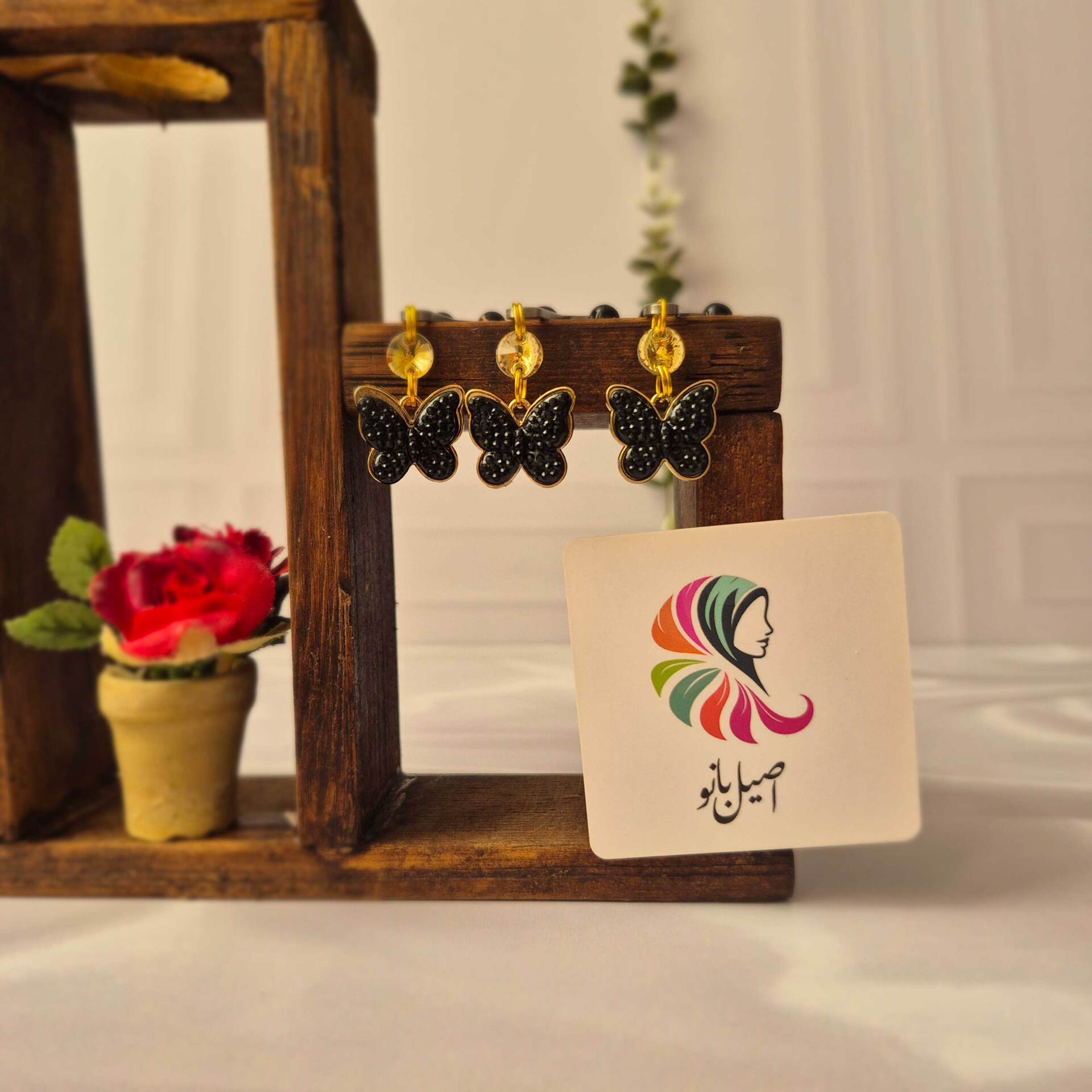  گیره روسری اصیل بانو با آویز پروانه 