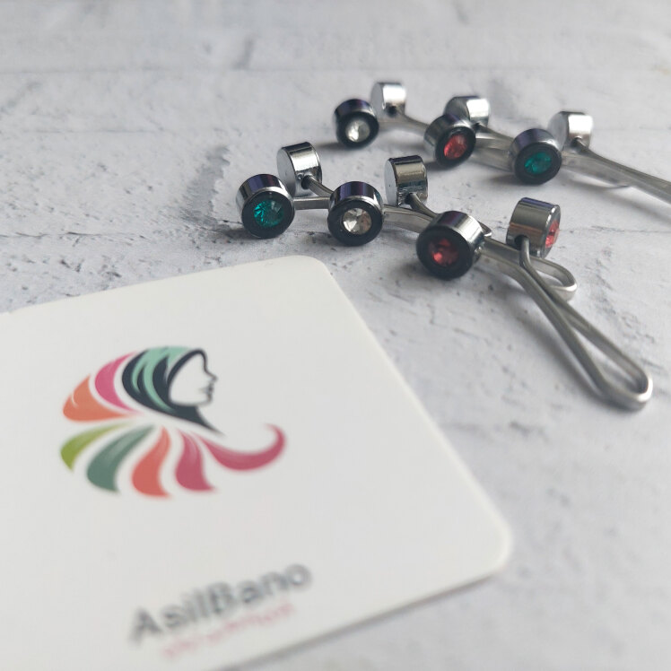 گیره روسری اصیل بانو با سر مهره برنزی دور رزینی نگین دار