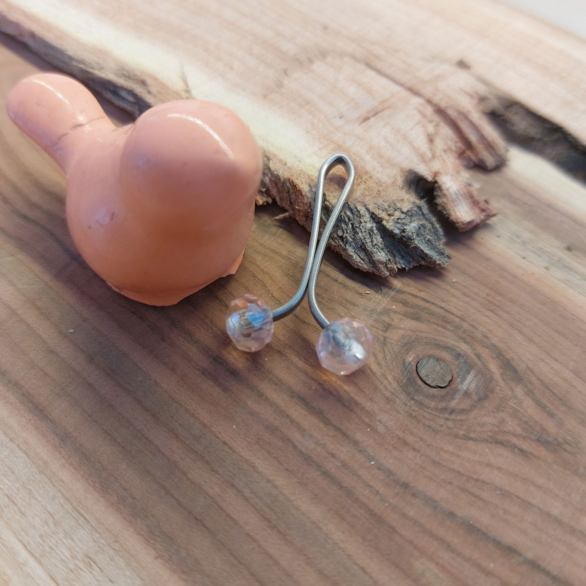  گیره استیل اصیل بانو با سر مهره کریستال 