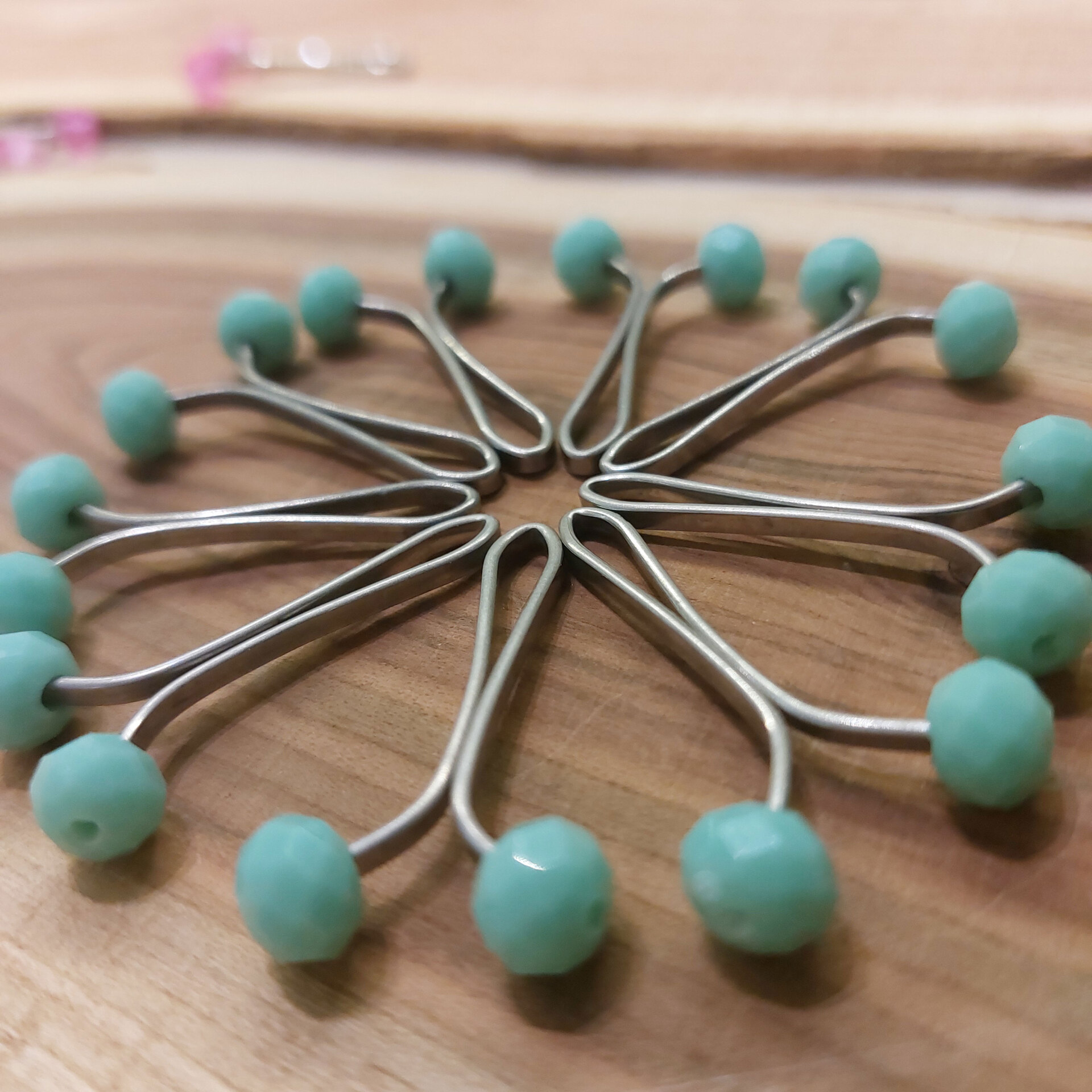  گیره روسری استیل با سر کریستالی فیروزه ای 