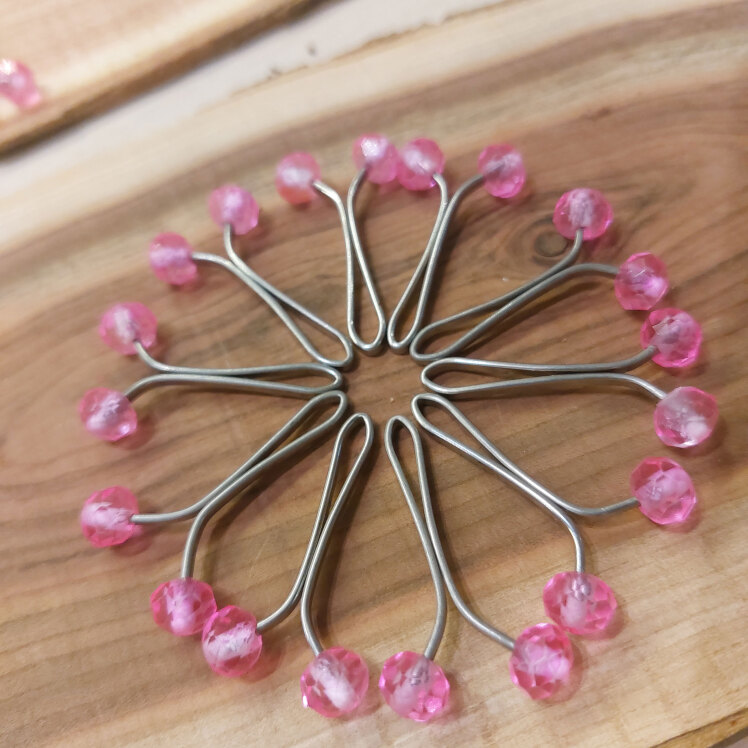 گیره روسری استیل اصیل بانو با سر کریستالی صورتی