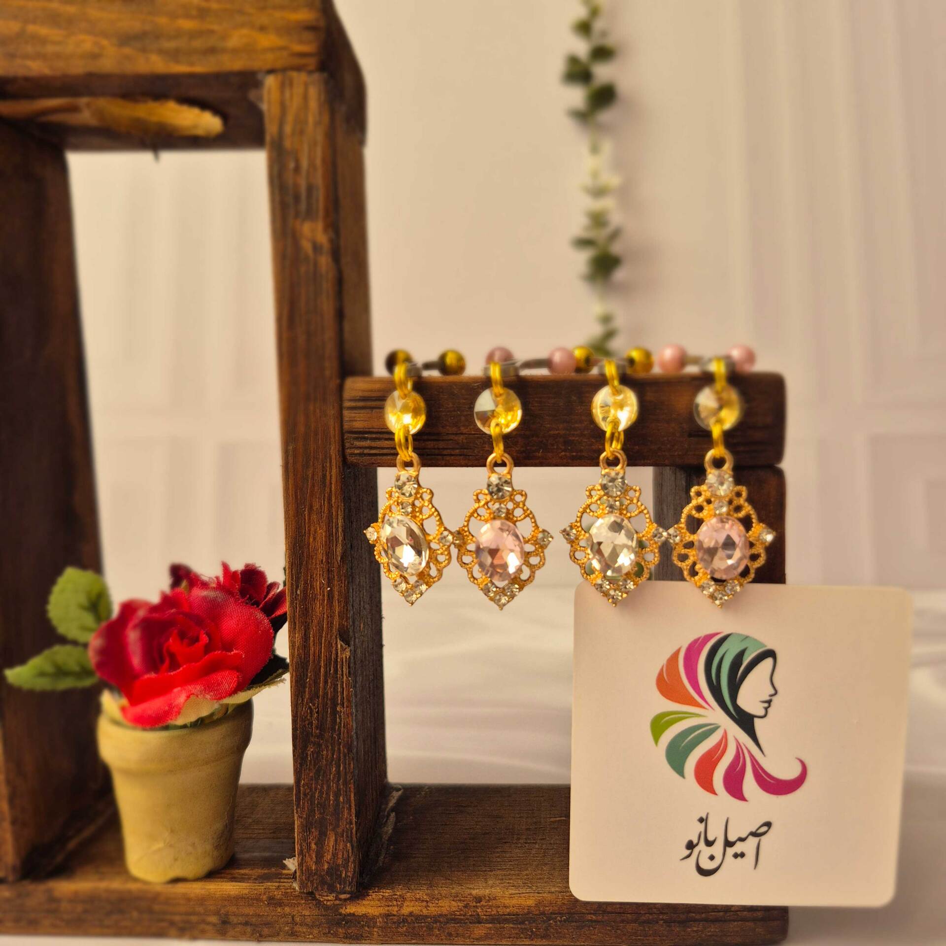  گیره روسری اصیل بانو با آویز جواهر 