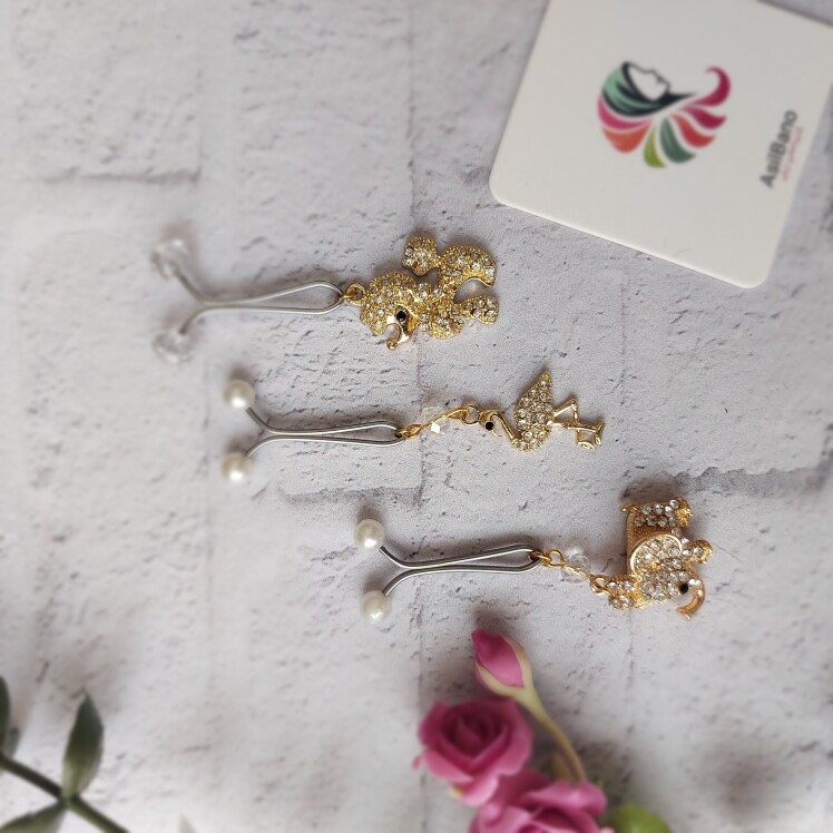 گیره روسری اصیل بانو با آویز فلامینگو کد 517