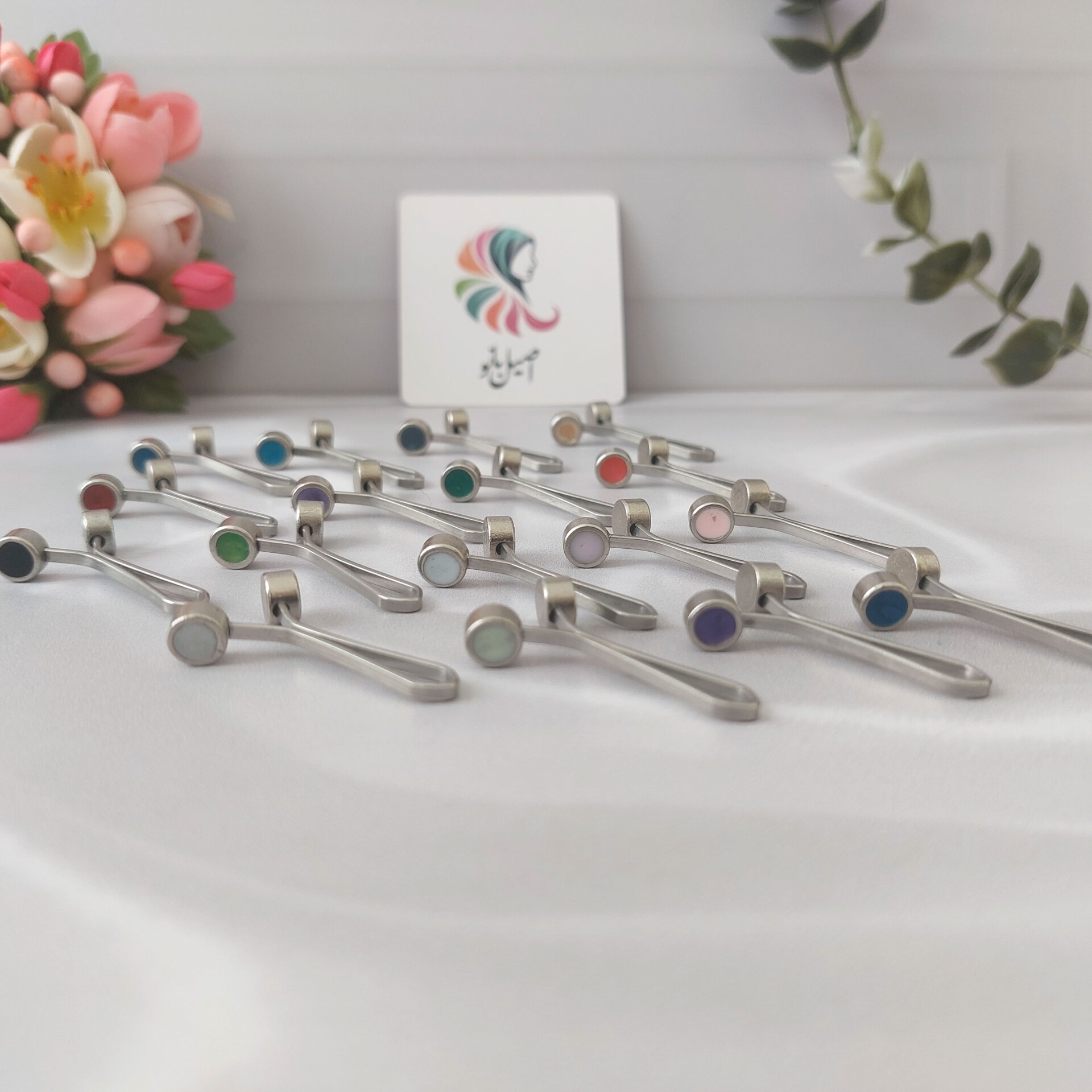  گیره روسری اصیل بانو با سر مهره رزینی مینایی 