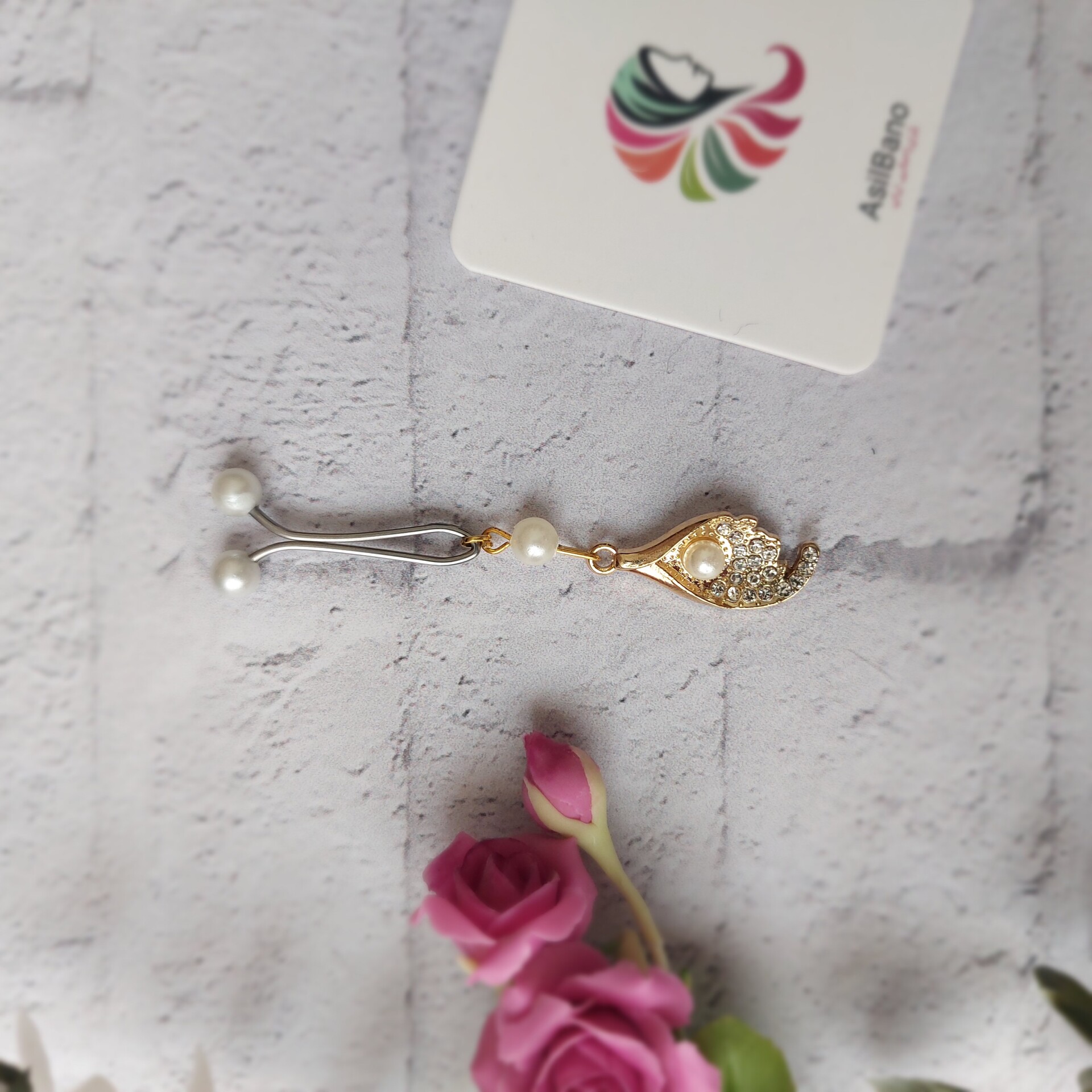  گیره روسری اصیل بانو با آویز نگین دار مرواریدی کد 30 