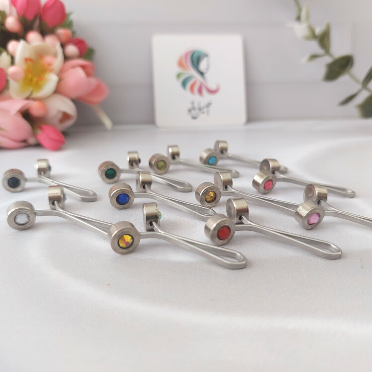 گیره روسری اصیل بانو با سر مهره برنزی نگینی سایز 16 