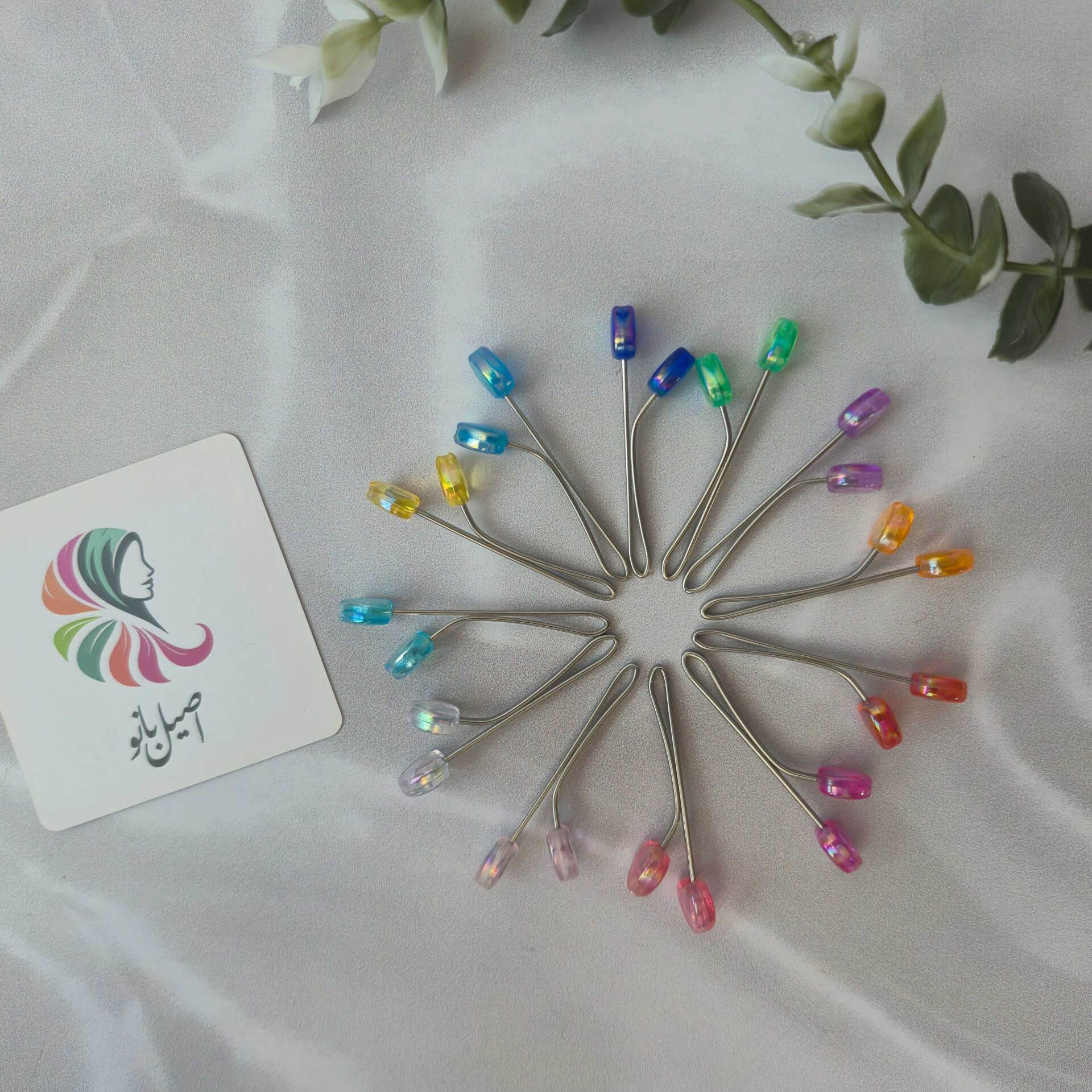  گیره روسری اصیل بانو با سر مهره قلب شیشه ای 