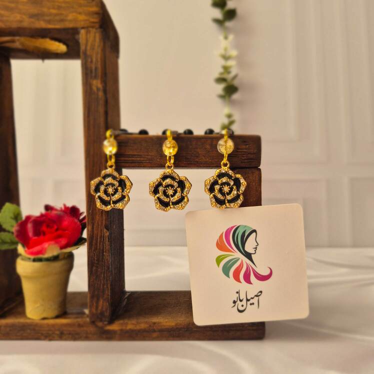 گیره روسری اصیل بانو با آویز گل