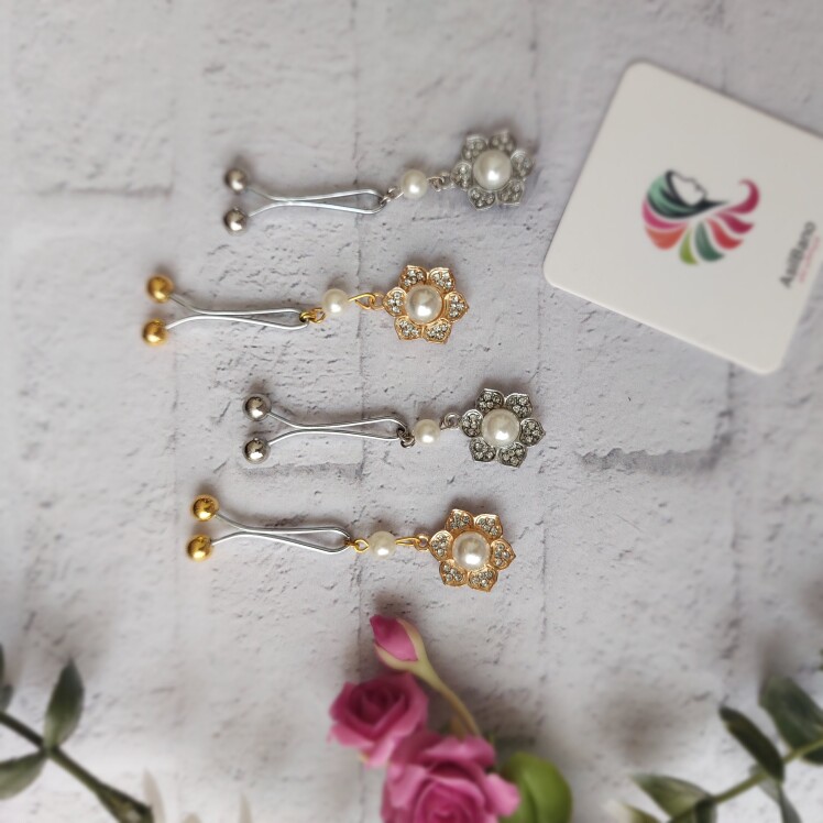 گیره روسری اصیل بانو با آویز گل نگین دار مرواریدی کد 34