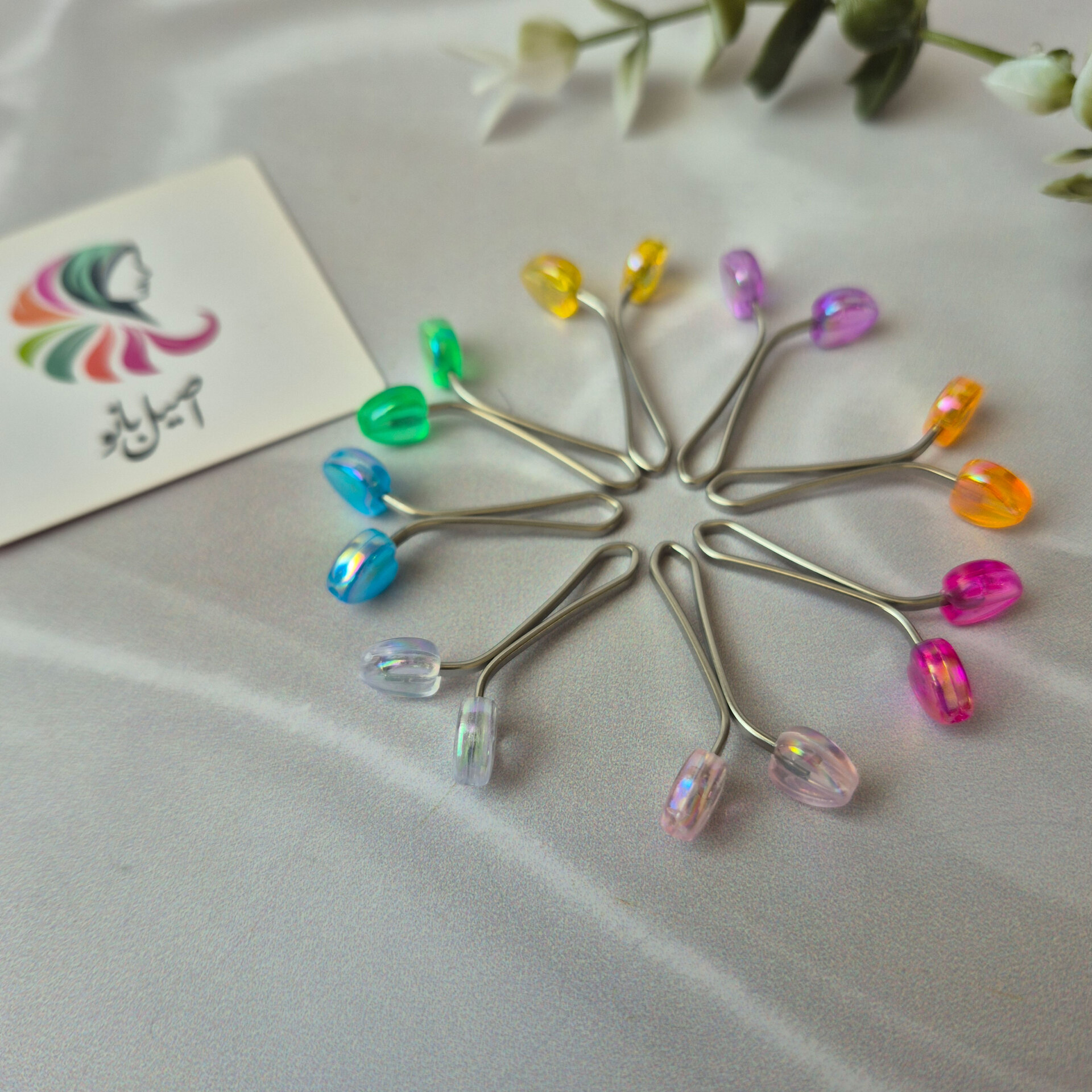  گیره روسری اصیل بانو با سر مهره قلب شیشه ای 