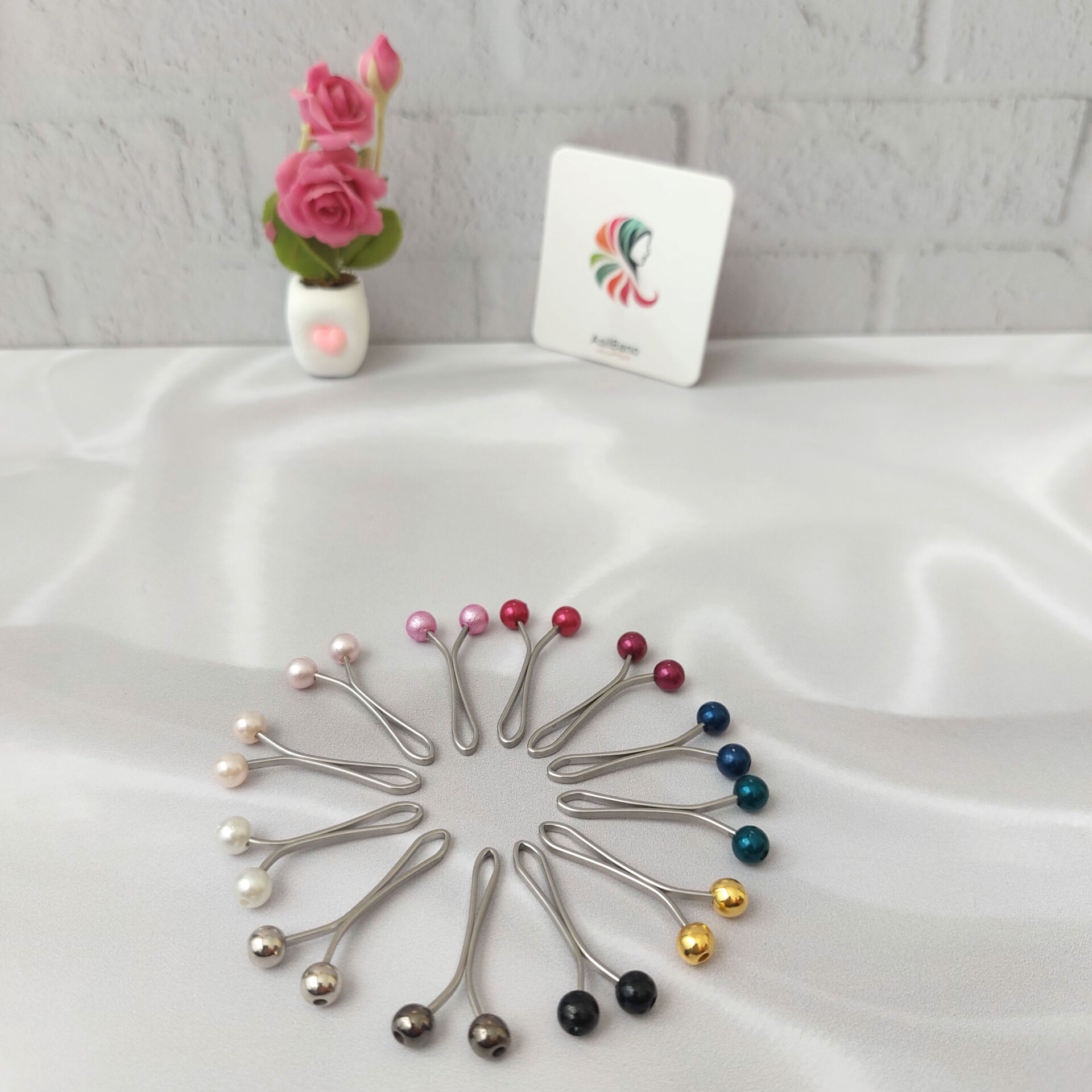  گیره روسری اصیل بانو با سر مهره مرواریدی 